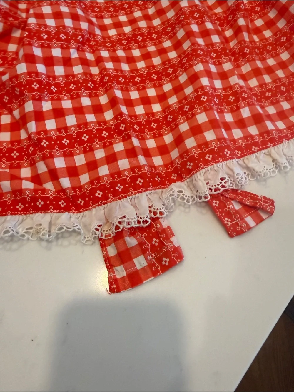 Vintage Red White Gingham Half Apron Eyelet Lace Cottage Farmhouse